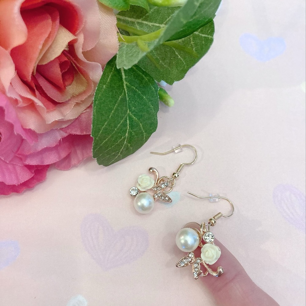 Dangled earrings. Butterfly pearl earrings. - Picture 3 of 5